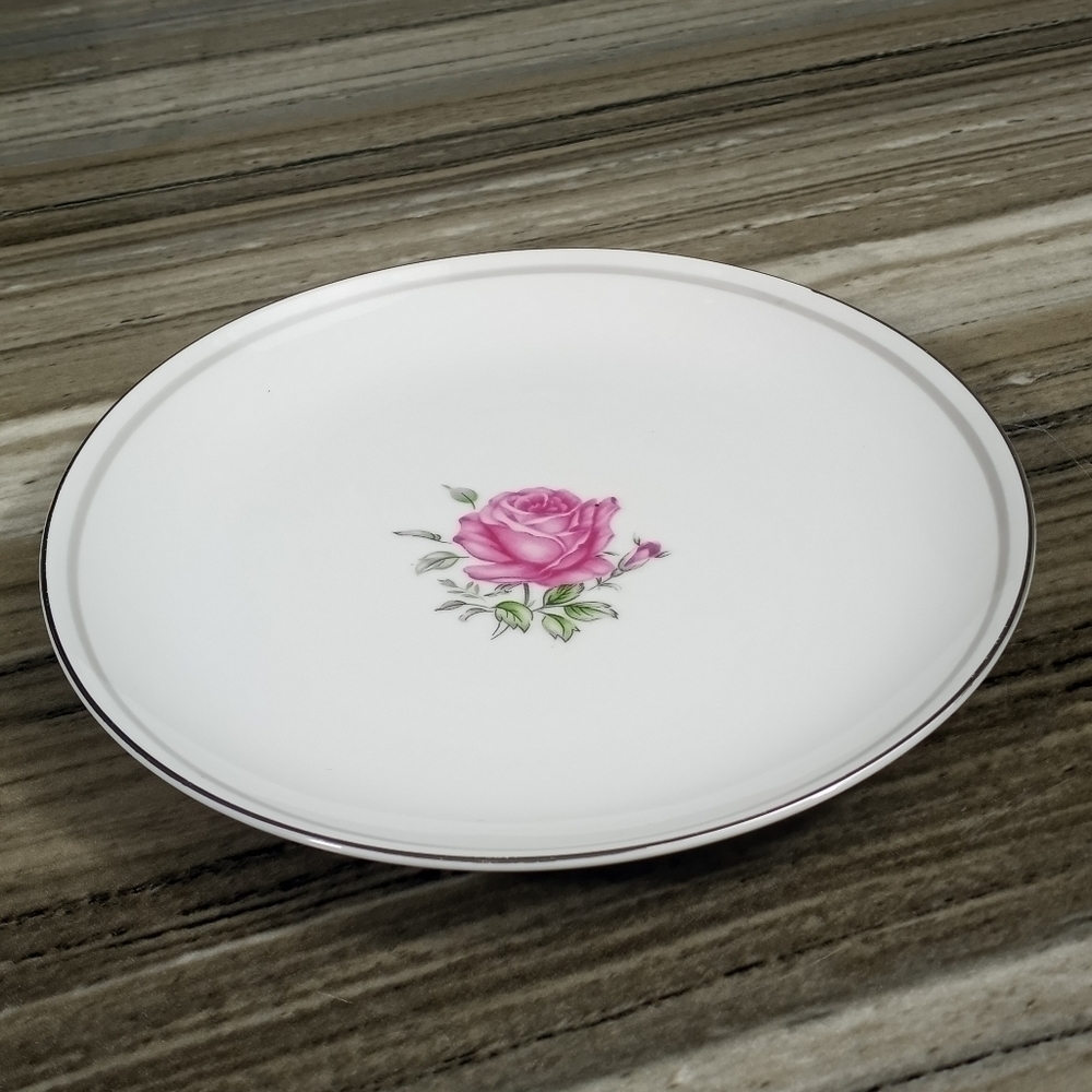 FINE China of Japan Imperial Rose Dinner Plate